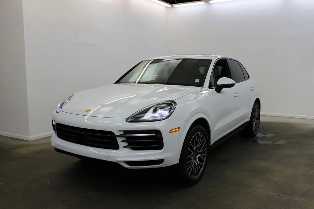 2022 Porsche Cayenne Platinum Edition photo 1