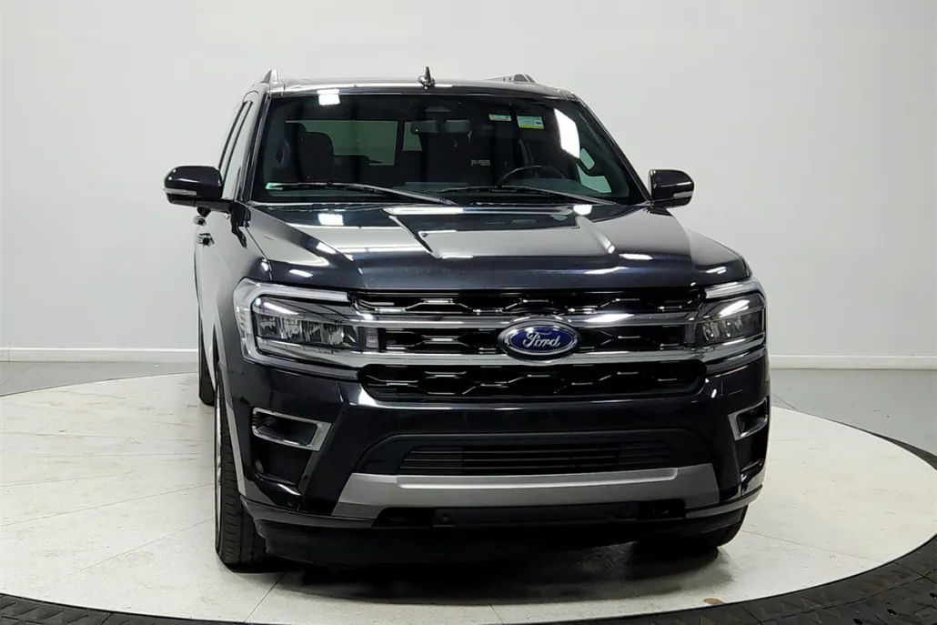 2023 Ford Expedition MAX Limited photo 1