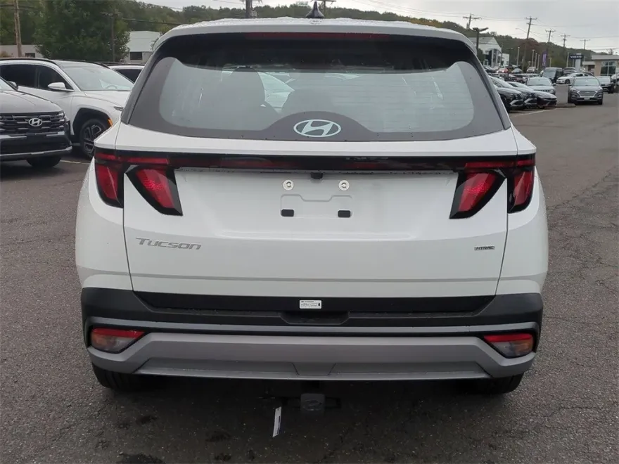 2026 Hyundai Tucson SE photo 1