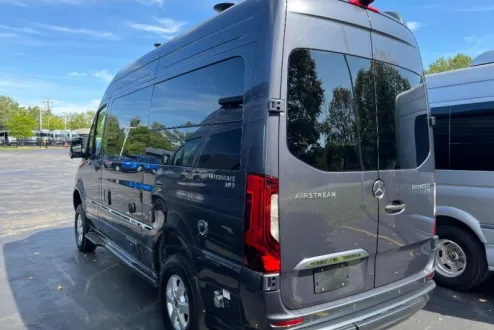 2025 Mercedes Benz Sprinter 2500 photo 3
