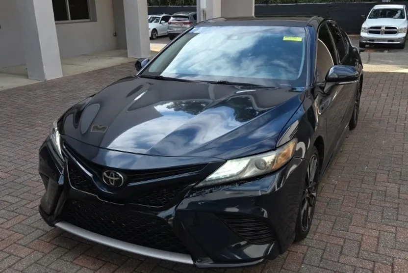 2018 Toyota Camry XSE photo 1