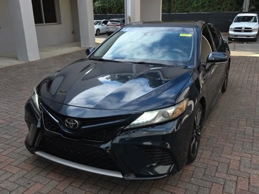 2018 Toyota Camry XSE photo 1