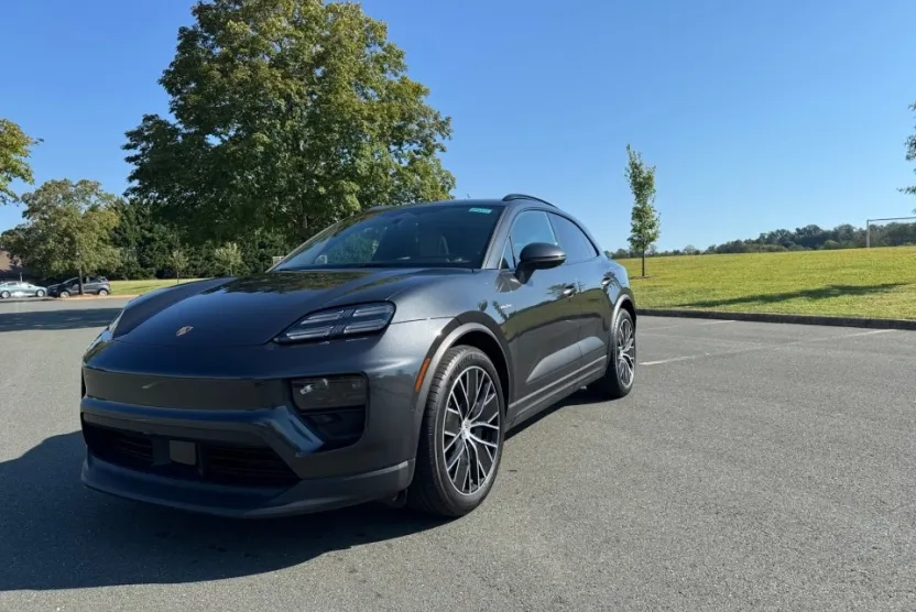 2024 Porsche Macan Electric 4 photo 1