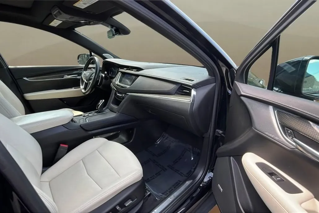 2020 Cadillac XT5 Sport photo 1