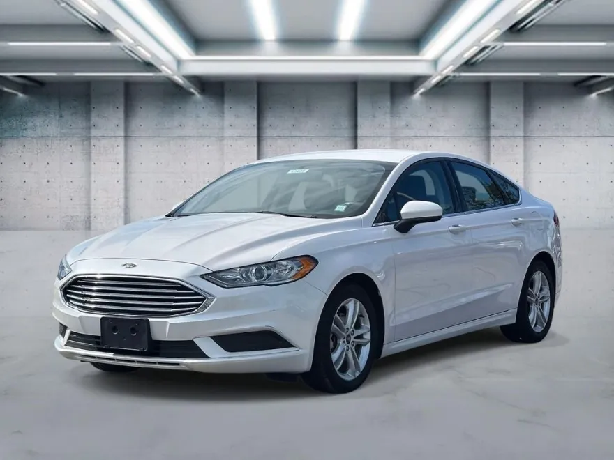 2018 Ford Fusion SE photo 1