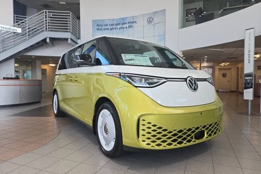 2025 Volkswagen ID. Buzz photo 1