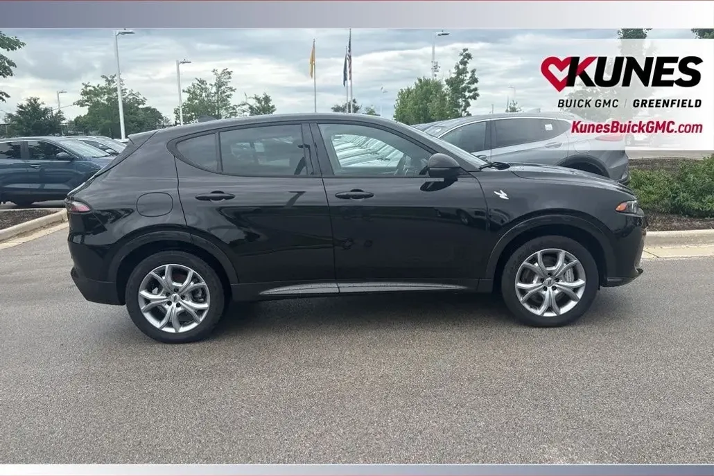 2024 Dodge Hornet R/T photo 1