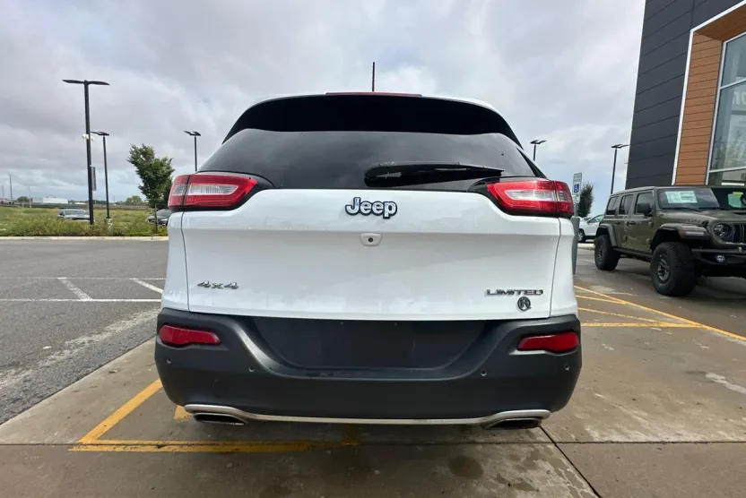 2018 Jeep Cherokee Limited photo 1