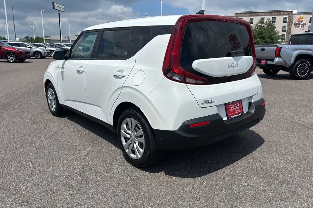 2022 Kia Soul LX photo 1