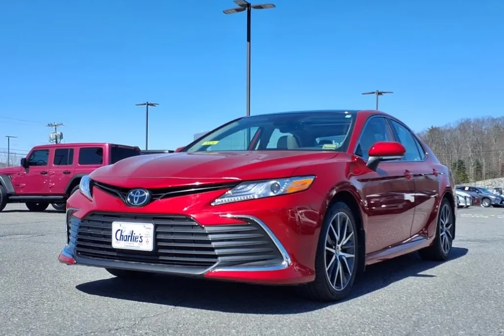 2024 Toyota Camry XLE photo 1