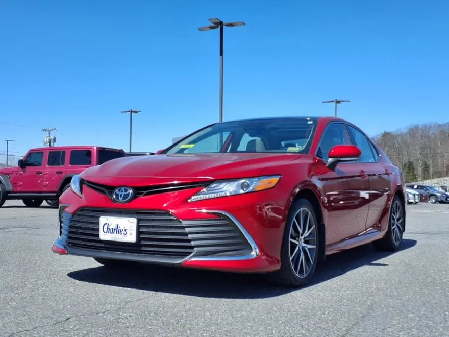 2024 Toyota Camry XLE photo 1