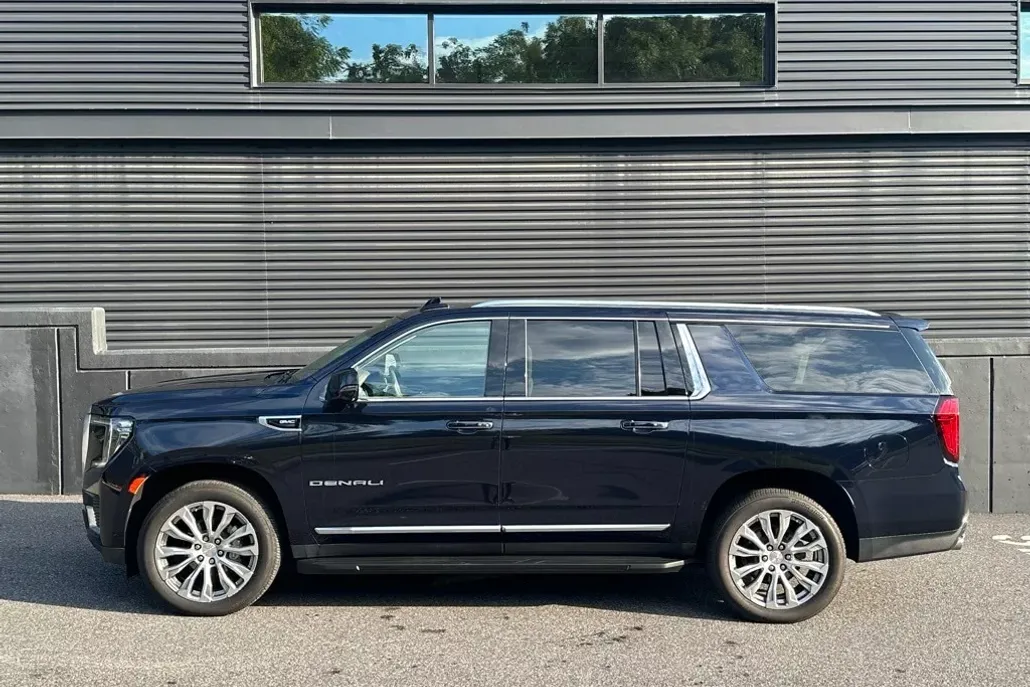 2021 Gmc Yukon XL Denali photo 1