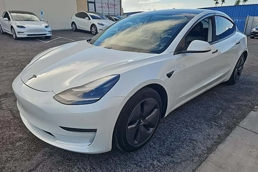 2021 Tesla Model 3 Standard Range Plus photo 1