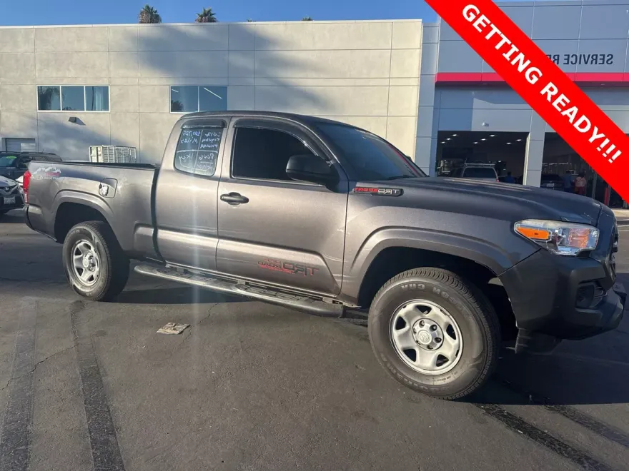 2017 Toyota Tacoma SR photo 1