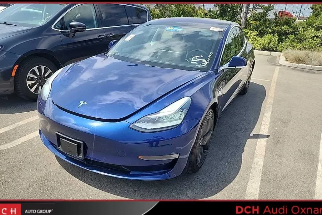 2019 Tesla Model 3 Standard Range Plus photo 1