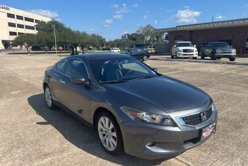 2010 Honda Accord EX-L photo 1