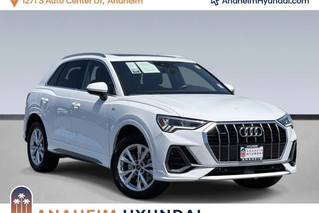 2024 Audi Q3 S line Premium photo 1