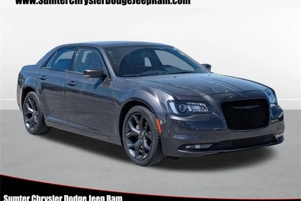 2023 Chrysler 300 photo 1