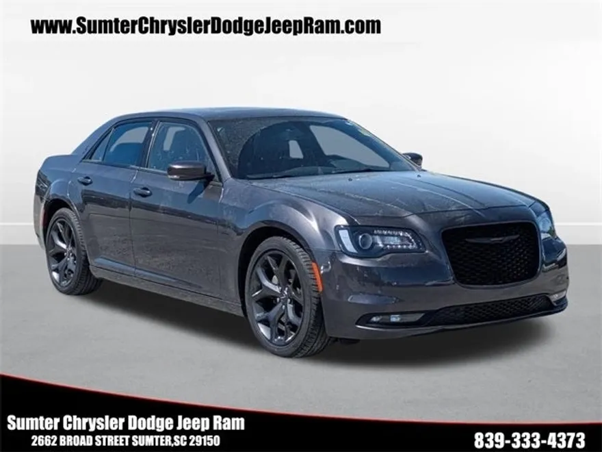2023 Chrysler 300 photo 1