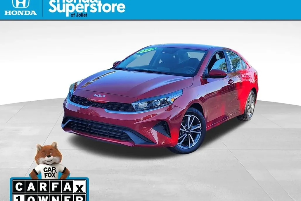 2023 Kia Forte LXS photo 1