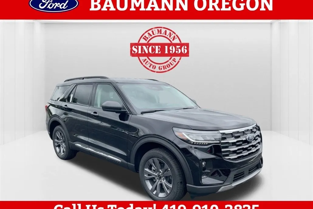 2025 Ford Explorer photo 1