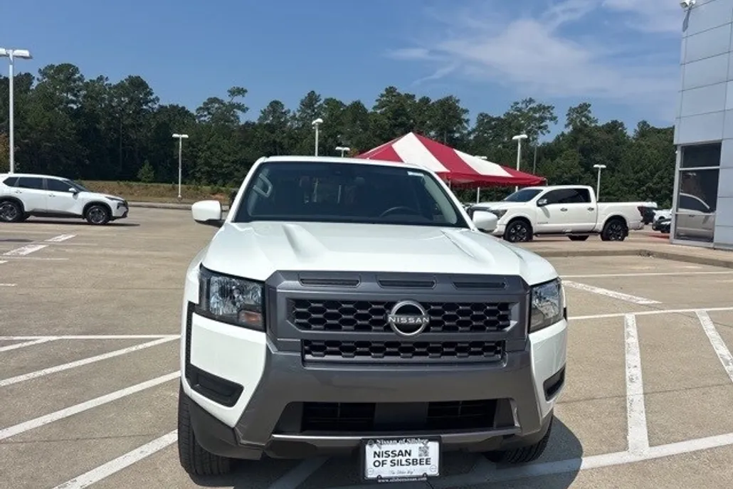 2025 Nissan Frontier SV Crew Cab photo 1