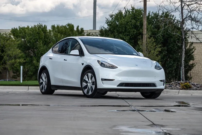 2021 Tesla Model Y Standard Range photo 1