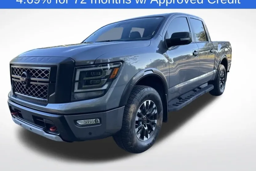 2023 Nissan Titan Crew Cab PRO-4X photo 1