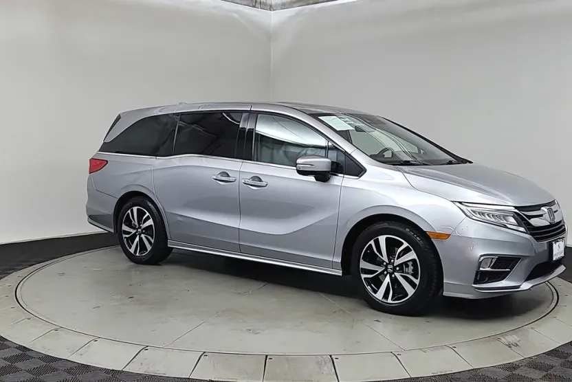 2018 Honda Odyssey Elite photo 1