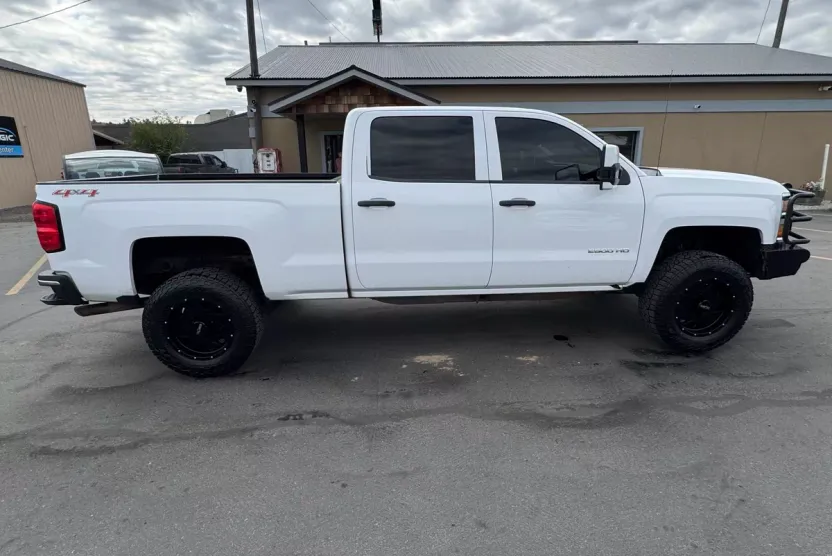 2015 Chevrolet Silverado 2500HD LT photo 1