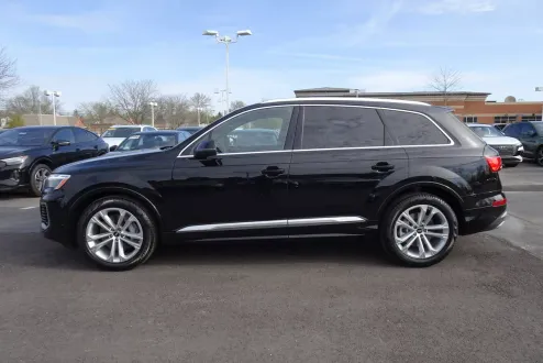 2025 Audi Q7 Prestige photo 2