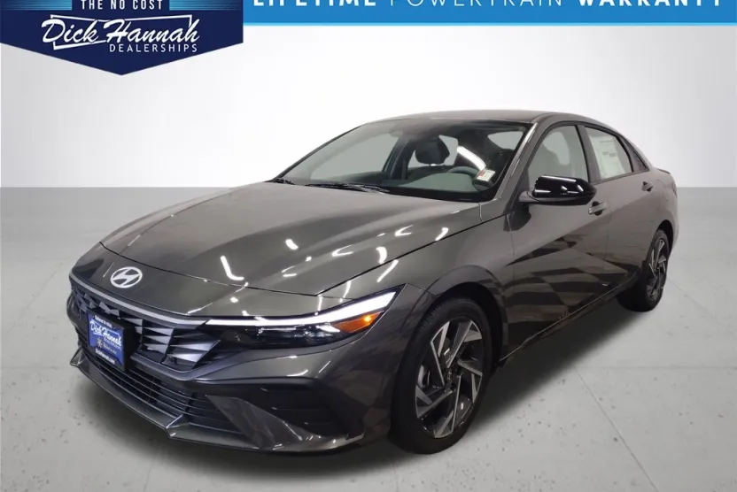 2025 Hyundai Elantra SEL Sport photo 1