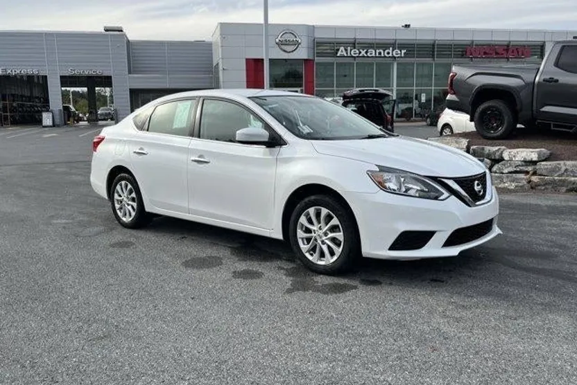 2019 Nissan Sentra SV photo 1