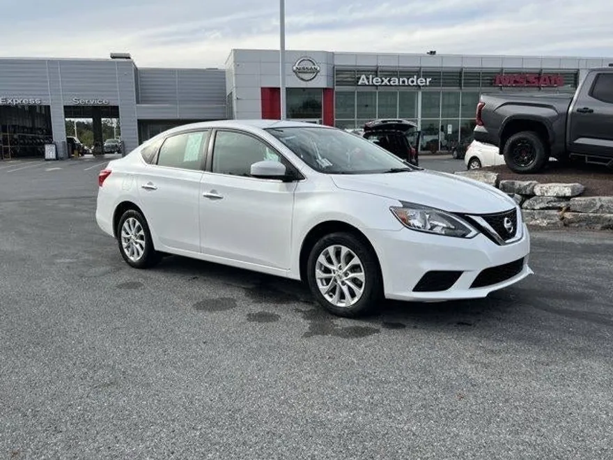2019 Nissan Sentra SV photo 1