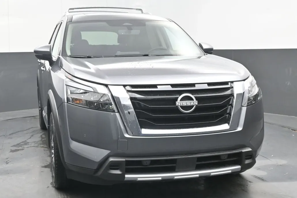 2025 Nissan Pathfinder Platinum photo 1