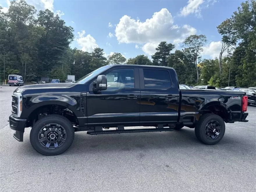 2026 Ford F-350 XL photo 1