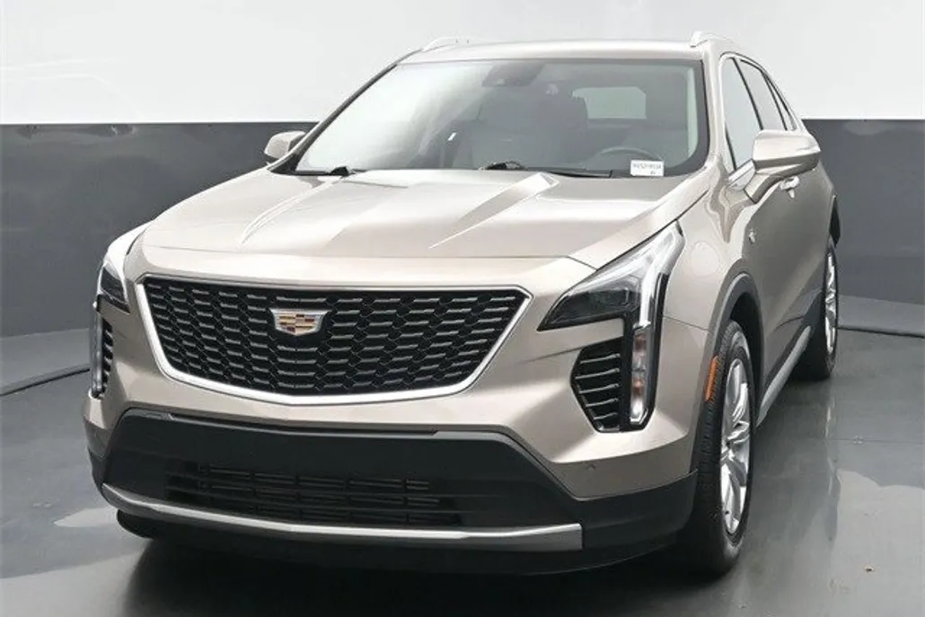 2023 Cadillac XT4 Premium Luxury photo 1
