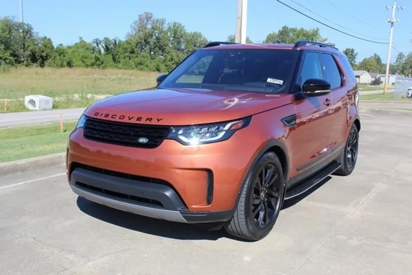 2019 Land Rover Discovery SE photo 1