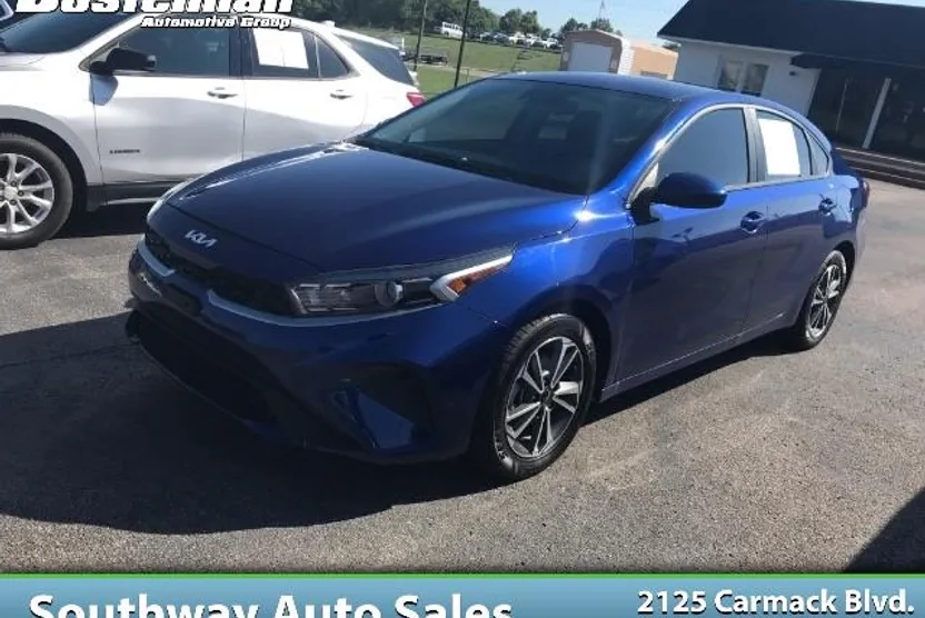 2024 Kia Forte LXS photo 1