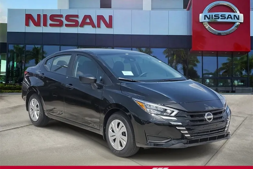 2025 Nissan Versa 1.6 S photo 1