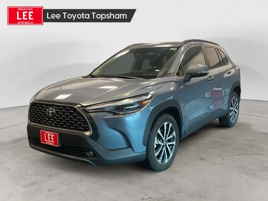 2024 Toyota Corolla Cross XLE photo 1