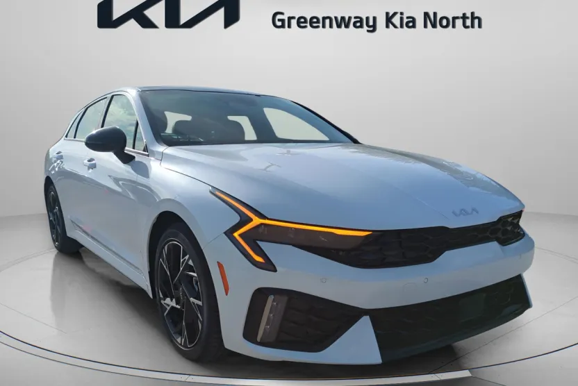 2025 Kia K5 GT-Line photo 1