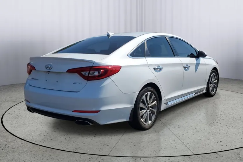 2017 Hyundai Sonata Sport photo 1