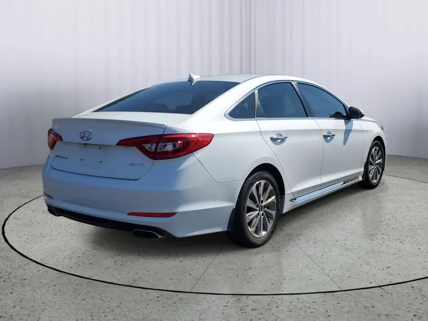 2017 Hyundai Sonata Sport photo 1