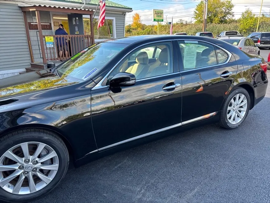 2011 Lexus LS 460 Luxury AWD photo 1