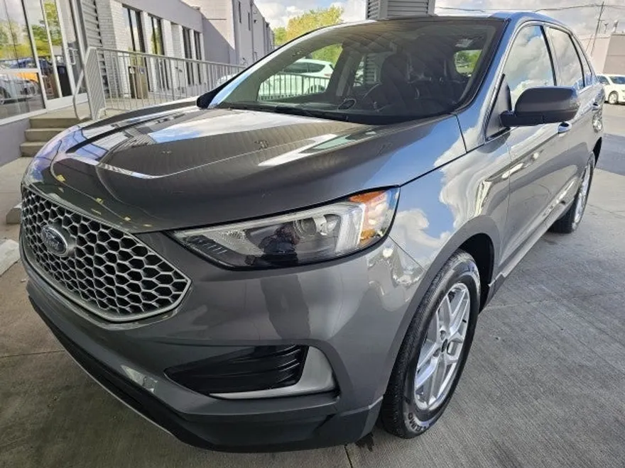 2024 Ford Edge SEL photo 1
