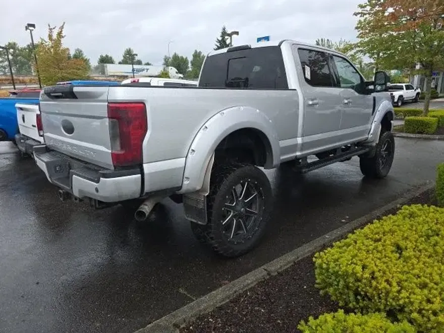 2019 Ford F-250 Lariat photo 1