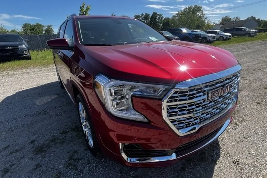 2024 Gmc Terrain Denali photo 1