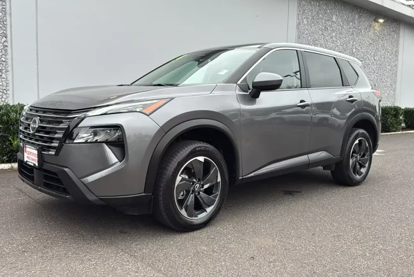 2024 Nissan Rogue SL photo 1