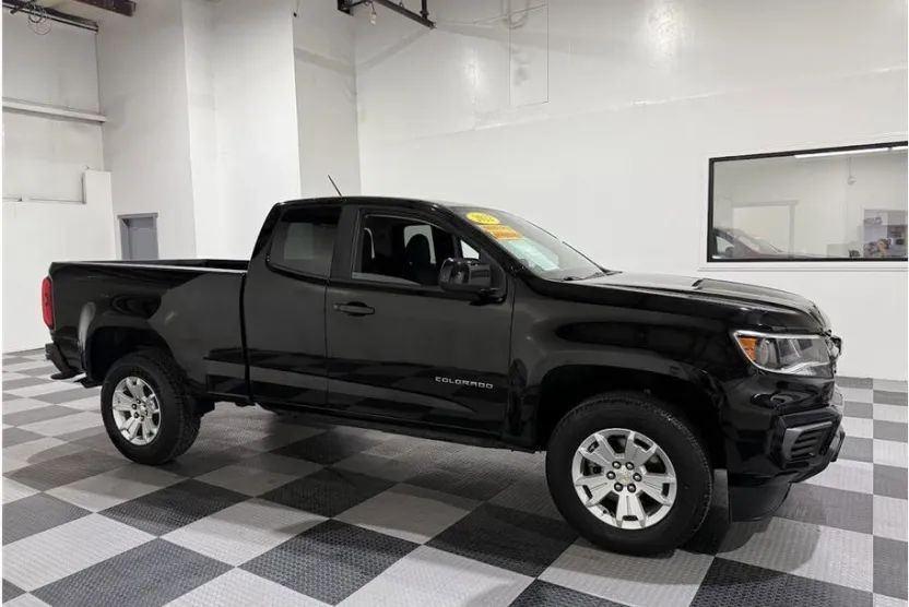 2022 Chevrolet Colorado LT photo 1